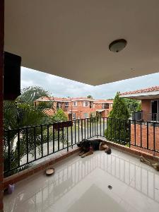 Casa de 5 alcobas en venta en El Castillo, Cali, 267 m² · foto 2 de 11