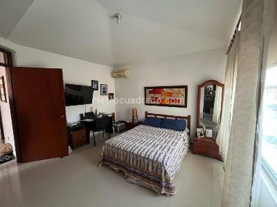 Casa de 5 alcobas en venta en El Castillo, Cali, 267 m² · foto 9 de 11