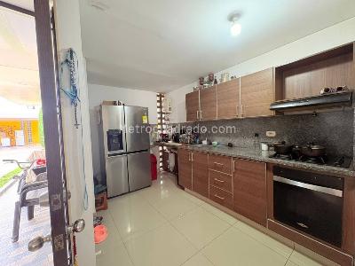 Casa de 4 alcobas en venta en El Castillo, Cali, 184 m² · foto 3 de 20