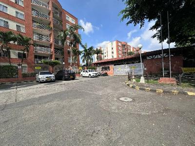 Apartamento de 3 alcobas en venta en Quintas De Don Simon, Cali, 82 m² · foto 2 de 18