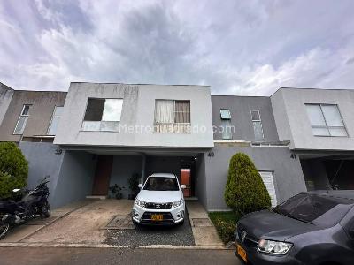 Casa de 3 alcobas en venta en Ciudad Contry, Cali, 101 m² · foto 2 de 20
