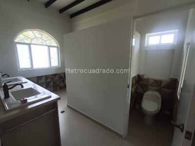 Casa de 4 alcobas en arriendo en La Reforma, Cali, 300 m² · foto 8 de 20
