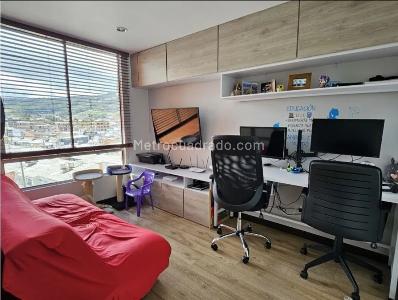 Apartamento de 3 alcobas en venta en Los Cedritos, Bogotá, 123 m² · foto 3 de 16