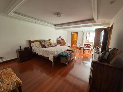 Casa de 3 alcobas en venta en Santa Barbara, Bogotá, 390 m² · foto 11 de 17