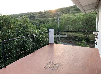 Casa de 4 alcobas en venta en Florian, Girardot, 300 m² · foto 9 de 9