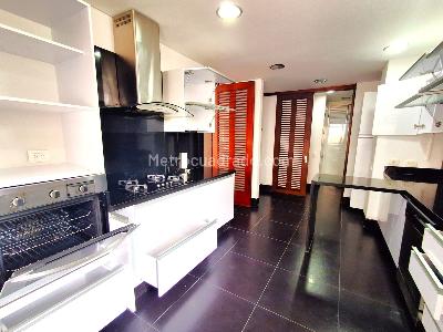 Apartamento de 2 alcobas en venta en San Patricio Santa Barbara, Bogotá, 142 m² · foto 10 de 20