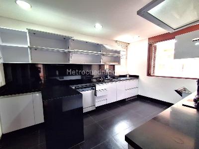 Apartamento de 2 alcobas en venta en San Patricio Santa Barbara, Bogotá, 142 m² · foto 7 de 20