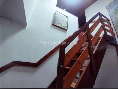 Apartamento de 4 alcobas en venta en Santabarbara, Bogotá, 250 m² · foto 13 de 19