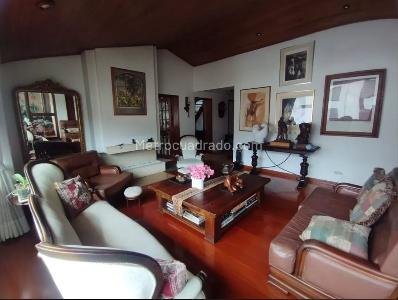 Apartamento de 4 alcobas en venta en Santabarbara, Bogotá, 250 m² · foto 2 de 19