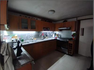 Apartamento de 4 alcobas en venta en Santabarbara, Bogotá, 250 m² · foto 10 de 19