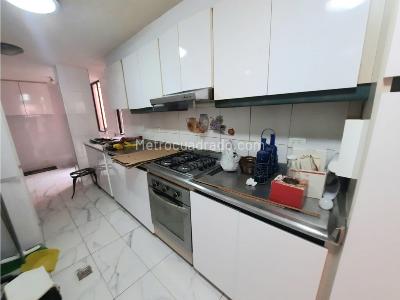 Apartamento de 3 alcobas en venta en Unicentro, Bogotá, 175 m² · foto 16 de 17