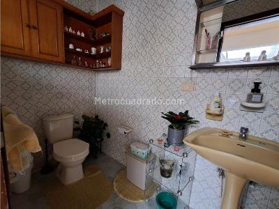 Casa de 5 alcobas en venta en Nuevo Country, Bogotá, 300 m² · foto 16 de 17