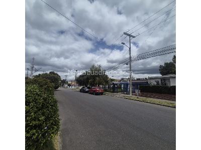 Casa en Venta, Niza, Bogotá D.C.