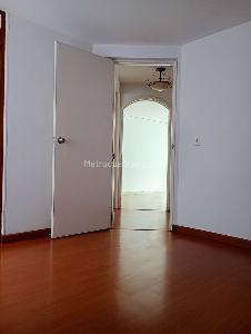 Apartamento en venta en Mirandela, Bogotá · foto 2 de 17