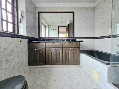 Casa de 4 alcobas en venta en Cerros De Niza, Bogotá, 400 m² · foto 20 de 20