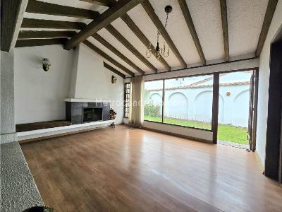 Casa de 4 alcobas en venta en Cerros De Niza, Bogotá, 400 m² · foto 3 de 20