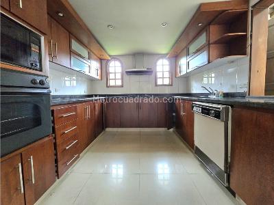 Casa de 4 alcobas en venta en Cerros De Niza, Bogotá, 400 m² · foto 13 de 20