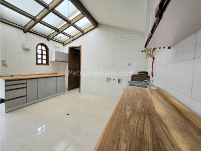 Casa de 4 alcobas en venta en Cerros De Niza, Bogotá, 400 m² · foto 14 de 20