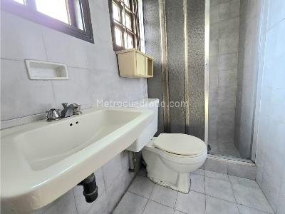 Casa de 4 alcobas en venta en Cerros De Niza, Bogotá, 400 m² · foto 17 de 20