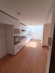 Casa de 3 alcobas en venta en Gratamira, Bogotá, 202 m² · foto 3 de 17