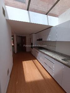 Casa de 3 alcobas en venta en Gratamira, Bogotá, 202 m² · foto 9 de 17