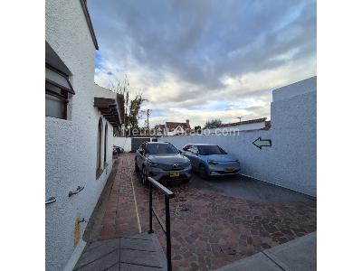 Casa de 5 alcobas en venta en San Jose De Bavaria, Bogotá, 1600 m² · foto 5 de 5