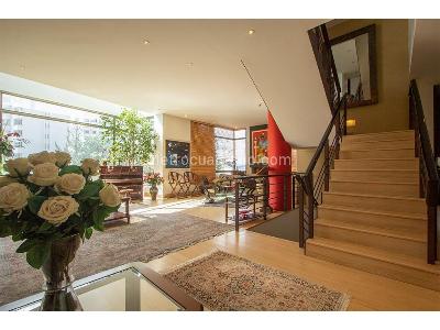 Casa de 4 alcobas en venta en Los Rosales, Bogotá, 496 m² · foto 2 de 20