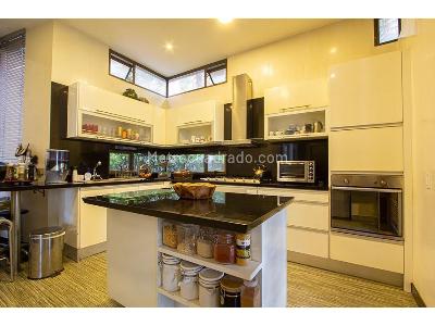 Casa de 4 alcobas en venta en Los Rosales, Bogotá, 496 m² · foto 8 de 20