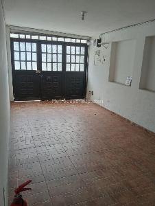 Casa en venta en Los Alcazares, Bogotá · foto 2 de 19
