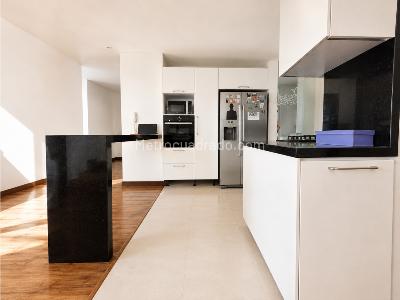 Apartamento de 3 alcobas en venta en San Patricio, Bogotá, 123 m² · foto 10 de 20