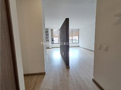 Apartaestudio en venta en Santa Barbara, Bogotá, 47 m² · foto 2 de 13