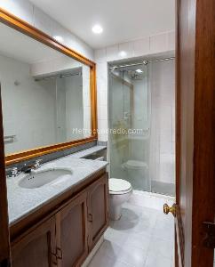 Apartamento de 3 alcobas en venta en Chico Norte, Bogotá, 98 m² · foto 2 de 20
