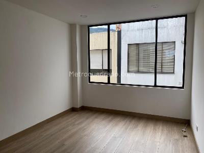 Apartamento de 3 alcobas en venta en Las Acasias Usaquen, Bogotá, 111 m² · foto 2 de 19