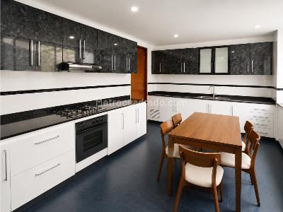 Apartamento de 4 alcobas en venta en Chico Navarra, Bogotá, 230 m² · foto 9 de 20