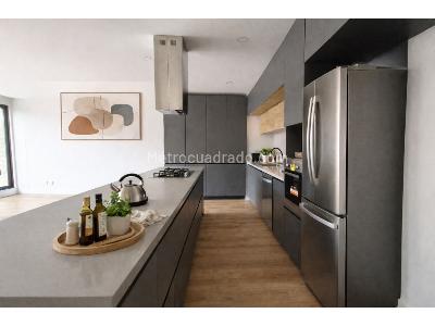 Apartamento de 3 alcobas en venta en Chico Navarra, Bogotá, 147 m² · foto 2 de 19