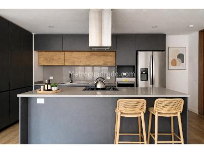 Apartamento de 3 alcobas en venta en Chico Navarra, Bogotá, 147 m² · foto 3 de 19