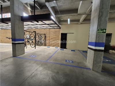 Apartamento de 3 alcobas en venta en Chico Navarra, Bogotá, 147 m² · foto 17 de 19