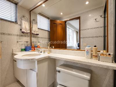 Apartamento de 3 alcobas en venta en La Carolina, Bogotá, 208 m² · foto 16 de 20