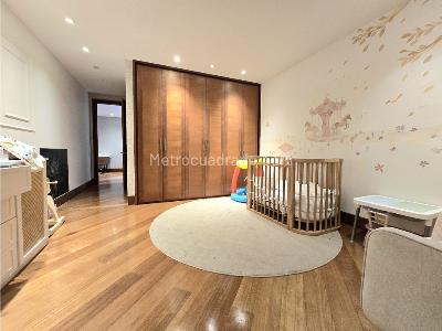 Apartamento de 4 alcobas en arriendo en Chico, Bogotá, 440 m² · foto 18 de 20