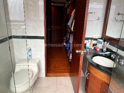 Apartamento de 3 alcobas en venta en Calleja Baja, Bogotá, 203 m² · foto 17 de 20