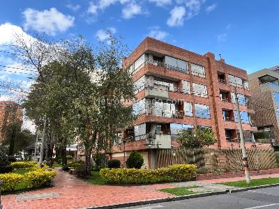 Apartamento de 3 alcobas en venta en Calleja Baja, Bogotá, 203 m² · foto 1 de 20