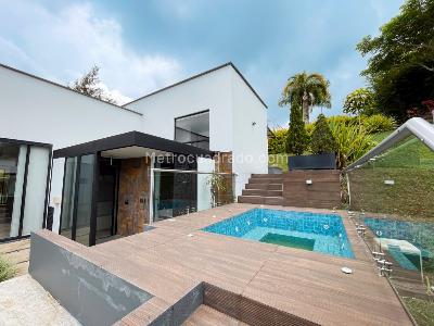 Casa de 3 alcobas en venta en Via Variante Condina, Pereira, 1800 m² · foto 3 de 20