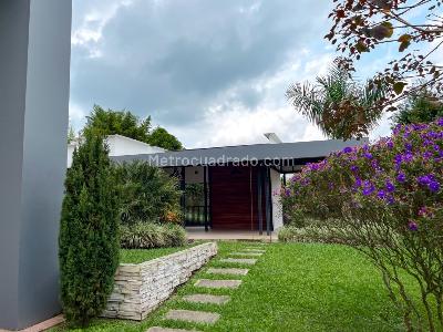 Casa de 3 alcobas en venta en Via Variante Condina, Pereira, 1800 m² · foto 4 de 20