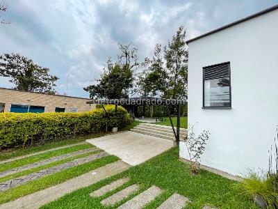 Casa de 3 alcobas en venta en Via Variante Condina, Pereira, 1800 m² · foto 5 de 20