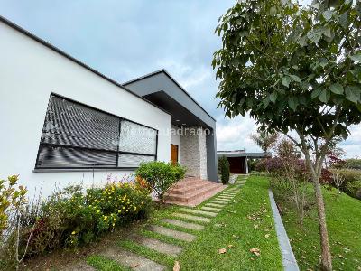 Casa de 3 alcobas en venta en Via Variante Condina, Pereira, 1800 m² · foto 6 de 20