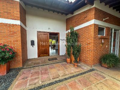 Casa de 3 alcobas en venta en Via Cerritos, Pereira, 1285 m² · foto 4 de 18