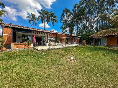 Casa de 3 alcobas en venta en Via Cerritos, Pereira, 1285 m² · foto 6 de 18