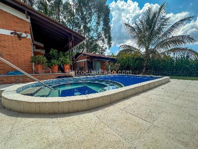 Casa de 3 alcobas en venta en Via Cerritos, Pereira, 1285 m² · foto 9 de 18