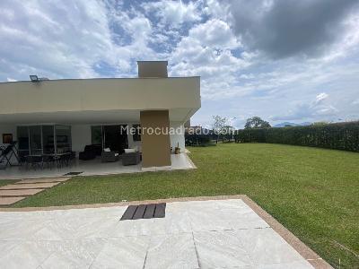 Casa de 4 alcobas en venta en Via Variante Condina, Pereira, 1800 m² · foto 3 de 19