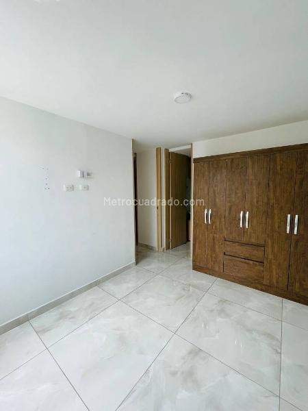 Piso – Dosquebradas, Santiago Londoño - Más
